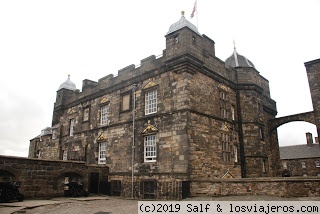 Holyrood Palace
Palacio donde se aloja la familia real inglesa cuando visita Edimburgo
