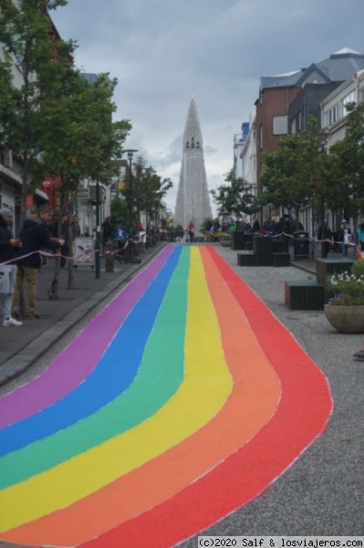 Estaban preparando el Pride Weekend
Calle de Reykjiavik una semana antes del Pride Weekend
