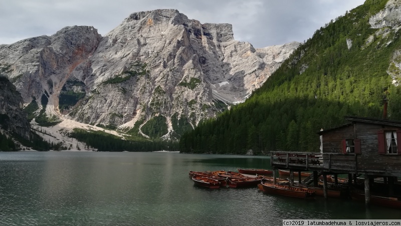 Dolomitas:  Lago di Braies.  26€ las barcas... ¿volarán? - Montenegro, Croacia, Dolomitas, por tierra, mar y aire. (1)