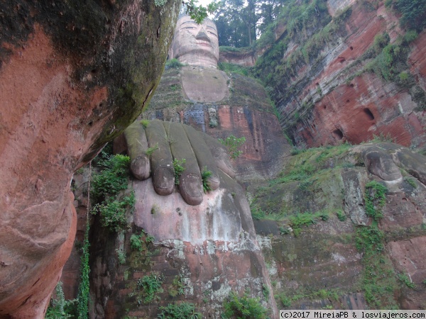 Gran Buda de Leshan
El Buda de Leshan es la escultura de piedra más alta del mundo de un Buda. Fué construido durante la Dinastia Tang. En 1996 entró en la lista de sitios patrimonio de la humanidad.
