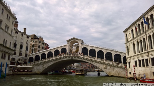 Venecia Canales Rialto
Venecia desde los canales. Vistas al puente de Rialto.
