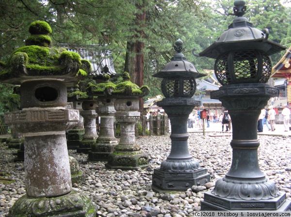 Nikko_Templos_2
Detalle de farolas de piedra en la zona de templos de Nikko

