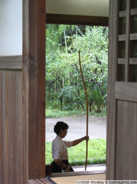 Kamakura_Arco
Chica practicando el arte de tiro con arco tradicional japonés
