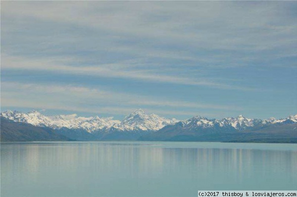 076_LakePukaki(2)
Otra foto del Lake Pukaki y el Mt. Cook desde otra perspectiva
