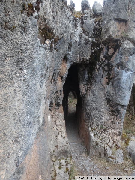 081_Cusco_Saqsauaman_2
Túneles entre las rocas en Saqsauaman
