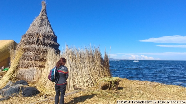 Uros
Isla de totora en Uros.
