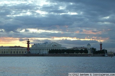 Atardecer en San Petersburgo
Desde un barco por los canales viendo atardecer sobre San Petersburgo, Rusia.
