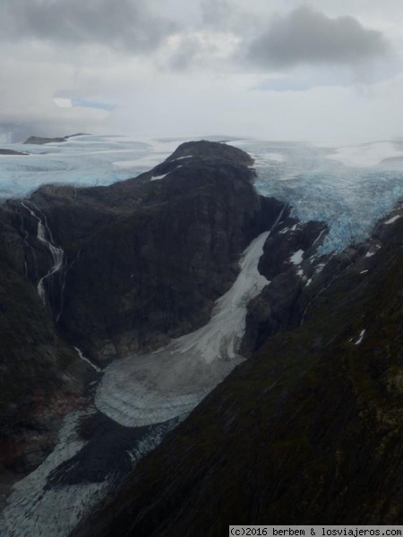 Glaciar Jostedal
Vista desde helicóptero de uno de los brazos del glaciar Jostedal.
