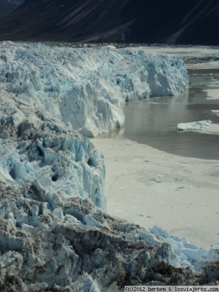 Glaciar Eqaluritsist
Glaciar Eqaluritsist, uno de los pocos glaciares que no está en retroceos en Groenlandia
