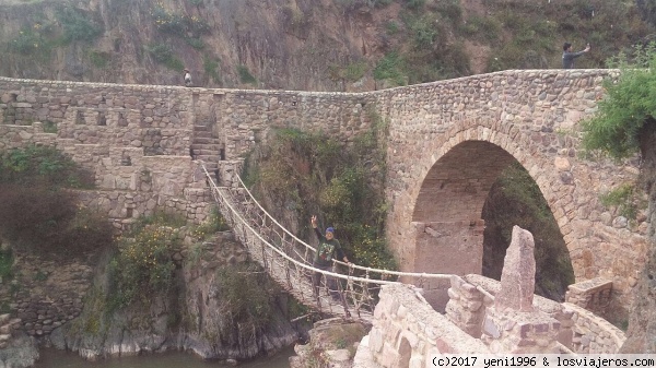 puente colonial Checakupe maravilla oculta
Puente colonial Checakupe maravilla oculta esta nueva maravilla se aprecia durante el trayecto a la montaña de siete colores.
