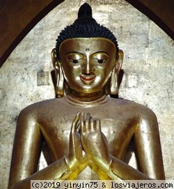 Ananda Buddha.
Imagen de Buddha de siglo unce.

