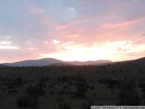 Amanecer
Amanecer visto desde el jeep
