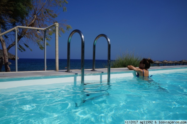 Piscina hotel Sigalas de Kamari
Piscina del restaurante del hotel Sigalas en la playa de Kamari
