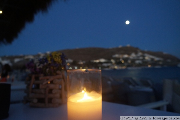 Terraza playa Ornos
Anochecer desde una terraza de la playa de Ornos, en Mikonos
