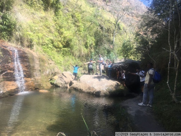 En la garganta de Namaza
Ruta hacia la piscina azul y negro en el parque nacional de Isalo. Existe un oasis dentro de lo seco
