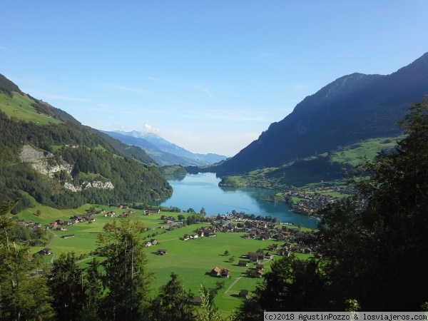 Lungern
Camino de Brienz a Lucerna. Hermoso lago de color turquesa
