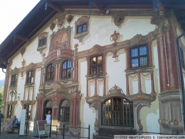 Oberammergau
Su principal característica son los frentes de las casas pintados
