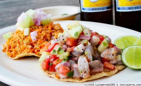 Mariscos
Exquisitas tostadas de camaron y ceviche de pescado (mejor conocido como sierra)
