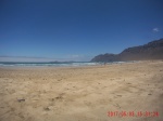 Playa de Famara,Lanzarote
playa,costa,lanzarote,islas canarias,perro,animales,animal,disfrutar,enjoy,caleton blanco,mar,sea,soleado,buen tiempo,verano,vacaciones,españa,transparente,despejado,relax