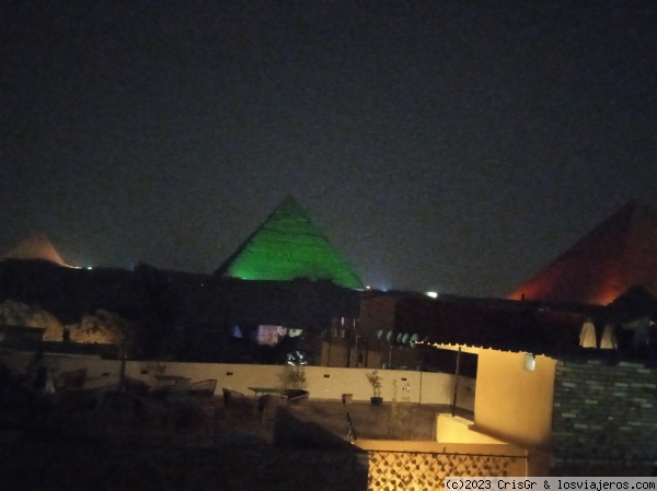Espectáculo de luces de las pirámides de Giza
Espectáculo de luces de las pirámides de Giza

