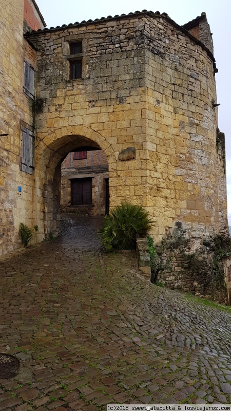 Descubriendo Toulouse, Cordes sur Ciel, Albí y Carcassonne. - Blogs de Francia - Día 3: Cordes-sur-ciel y Albí (5)