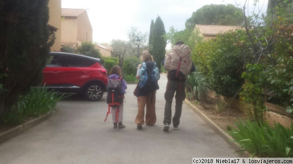 Familia Oso mochilera: saliendo de casa
Familia Oso mochilera
