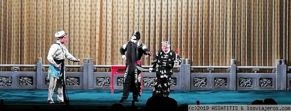 BEIJING - Opera China -
Opera China en el Teatro Liyuan. Beijing.
