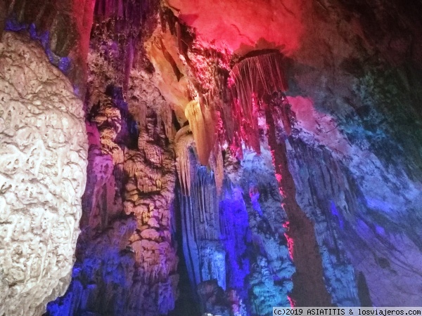 GUILIN - Cueva Flauta de Caña -
Cueva de la Flauta de Caña en Guilin
