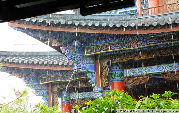 LIJIANG - Palacio Reyes MU -
Lluvia en la Casa Mu en Lijiang
