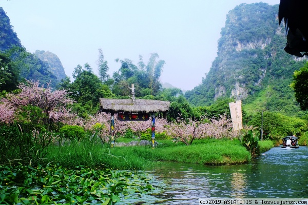 YANGSHUO - Rio Yulong -
Escena típica en el rio Yulong.
