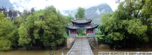YUNNAN - Shigu -
Puente en Shigu. Yunnan.
