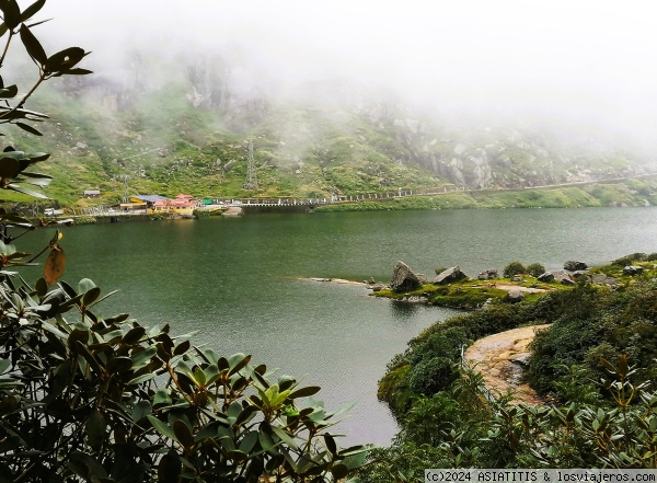 LAGO TSOMGO Sikkim
Nieblas en el lago Tsomgo
