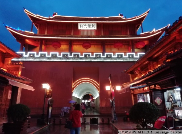 Buscando la China más tradicional. - Blogs de China - YUNNAN --- dia 3 --- WEISHAN (18)