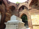 Tumba en Qutub Minar DELHI