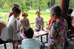 Mujeres jugando a cartas en el Templo del Cielo (Beijing)