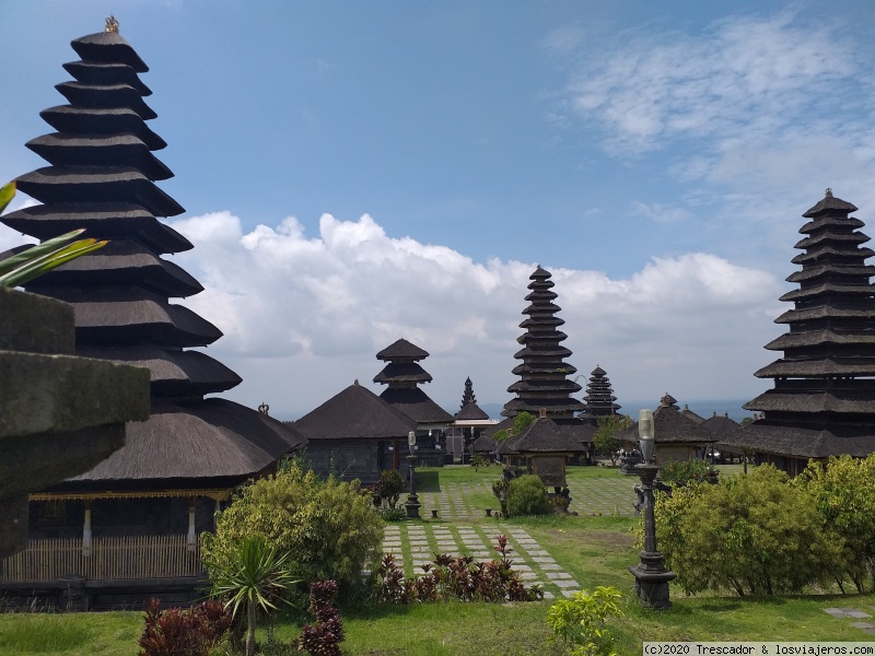 Pura Besakih-Goa Rang Reng Waterfall - Navidad y Fin de Año en Indonesia 2019 (3)