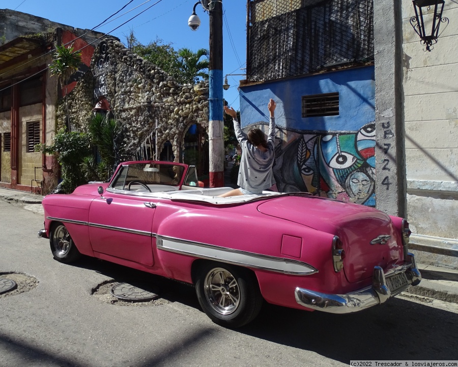 Vuelta en coche clásico descapotable - Navidad y Fin de Año en Cuba 2021 (6)