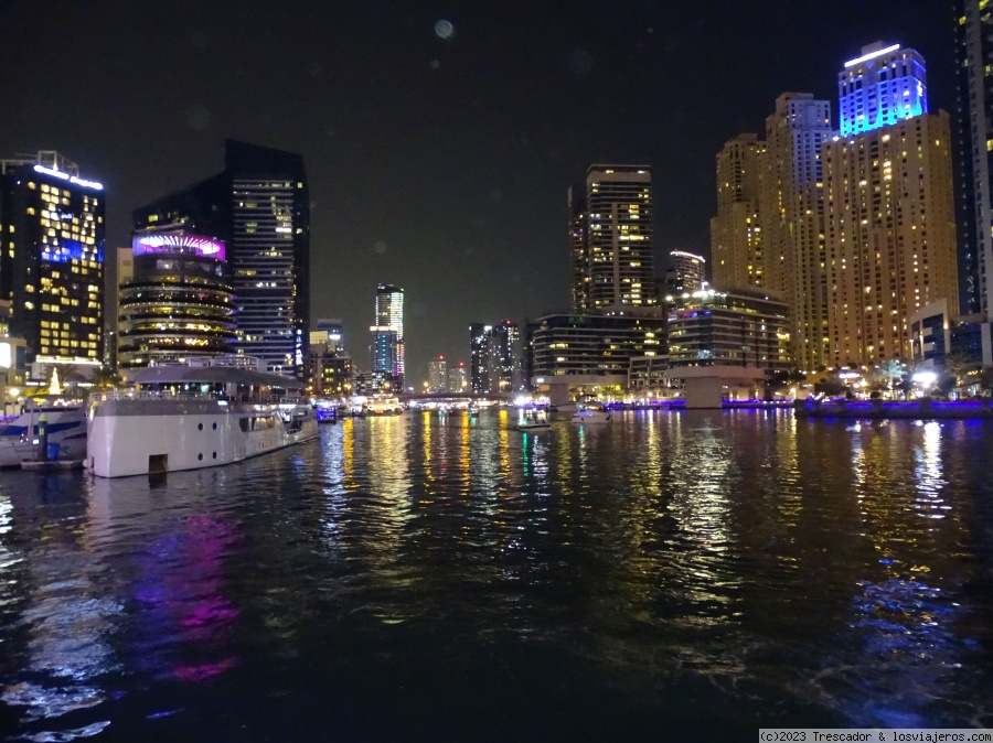 Visita Dubai Marina por la noche - Navidad en Omán 2022 (1)