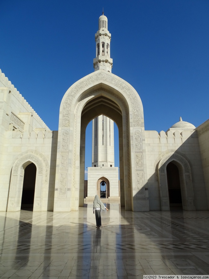 Navidad en Omán 2022 - Blogs de Oman - Visita a la Gran Mezquita del Sultán Qaboos (5)