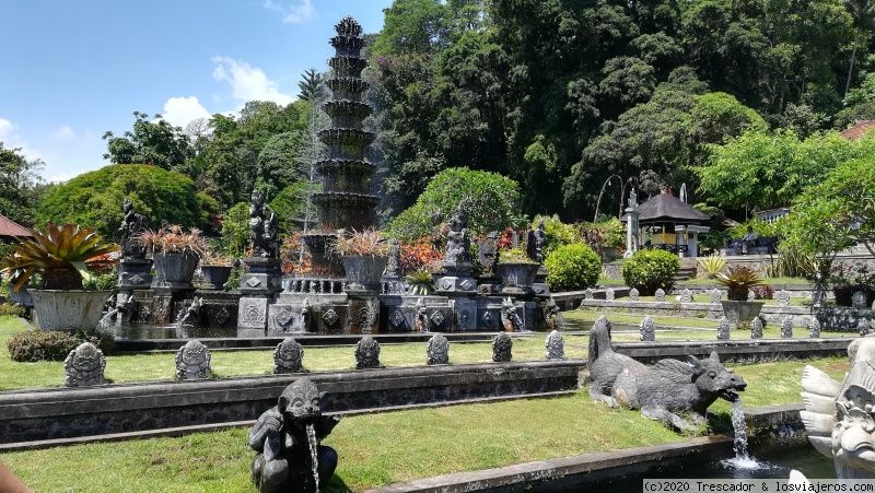 Pura Lempuyang-Tirta Gangga-Tegenungan Waterfall - Navidad y Fin de Año en Indonesia 2019 (3)