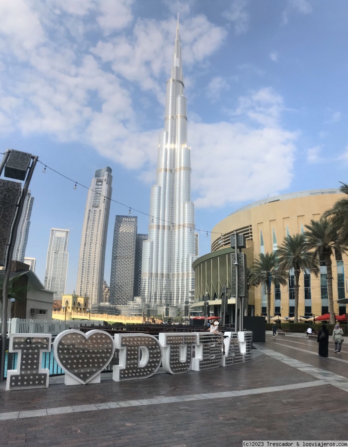 Navidad en Omán 2022 - Blogs de Oman - Visita zona Burj Khalifa por la mañana y tarde en la piscina del hotel (2)