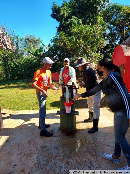 Momento de fabricación del Guarapito
Momento en como hacen un zumo de caña de azúcar, llamado Guarapito en Viñales (Cuba)
