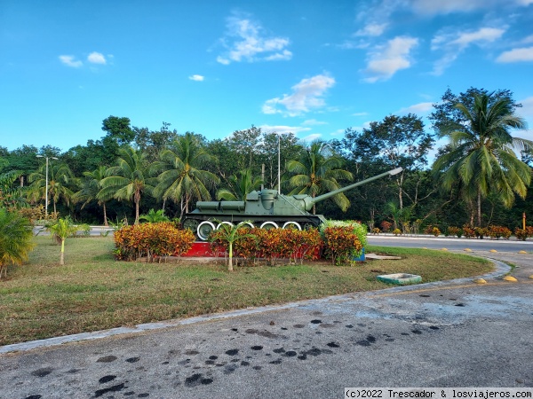 Tanque con el que disparó Fidel en el Entronque de Playa Larga (Bahía Cochinos)
Tanque con el que disparó Fidel en el Entronque de Playa Larga (Bahía Cochinos)
