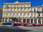 Coches descapotables clásicos en La Habana