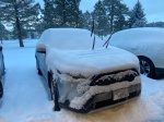 Toyota Yaris Cross totalmente tapado por la nieve encontrado de buena mañana