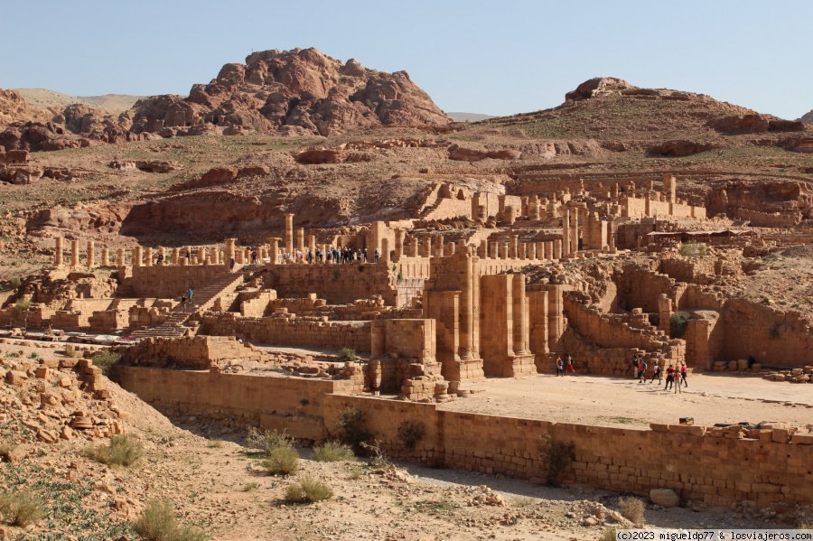 Día 4.3 Petra:Castillo Al-Bint, Gran Templo, Iglesia Bizantina y Calle Columnata - Jordania en fotos: 1 semana por libre 2023 (3)