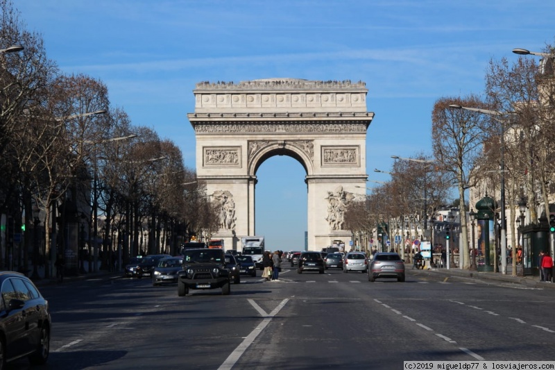 Paris con niños (Ladybug) y Disney Febrero 2019 - Blogs de Francia - Día 2 París, subir a Torre Eiffel, paseo por el Sena, Louvre... (1)