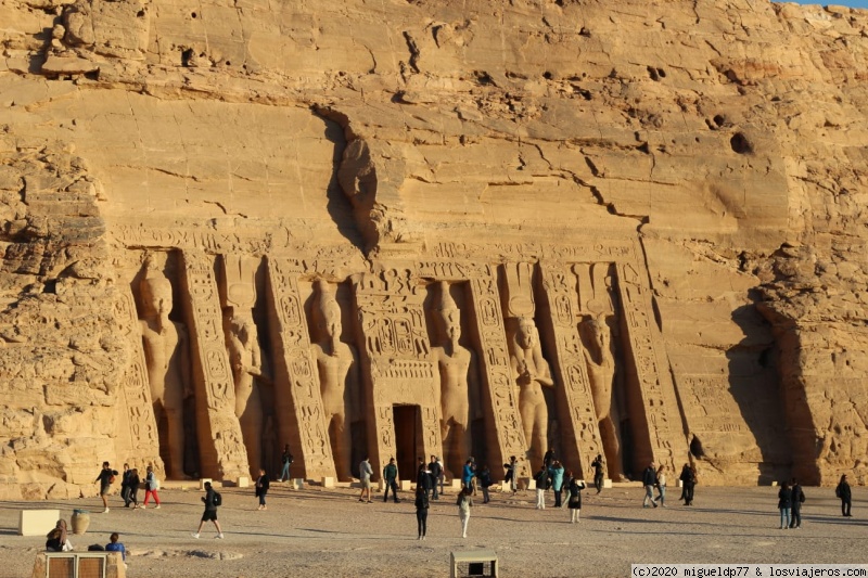 Templo de Abu Simbel (Nefertari)