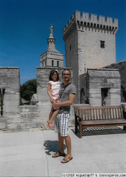 Palacio de los Papas - Junto a la torre
Palacio de los Papas - Junto a la torre se obtienen vistas de la plaza
