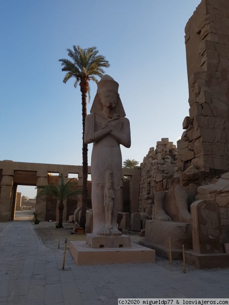 Escultura de faraón en el Templo de Karnak
Escultura de faraón en el Templo de Karnak
